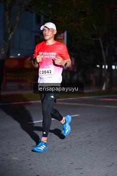 Runner Photo 1884083