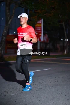 Runner Photo 1884090