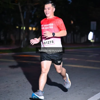 Runner Photo 1884191