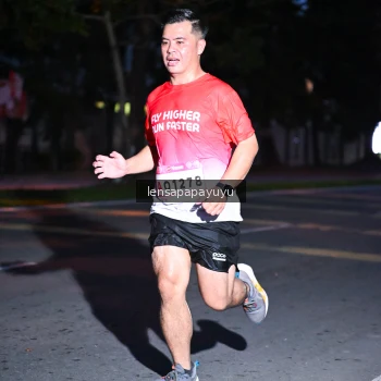 Runner Photo 1884196