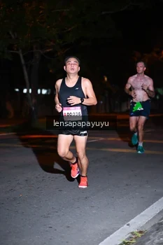 Runner Photo 1884304