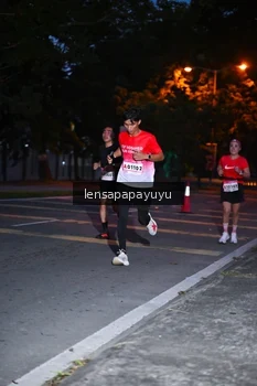 Runner Photo 1884459