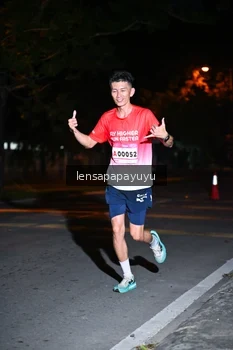 Runner Photo 1884498