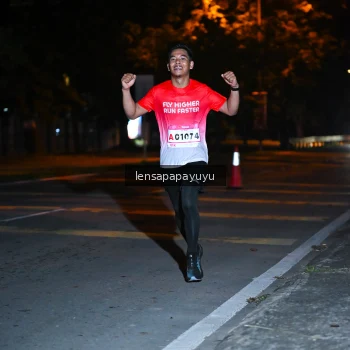 Runner Photo 1884540