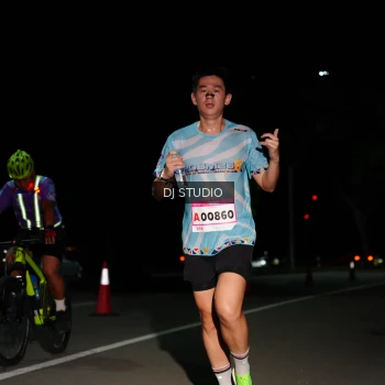 Runner Photo 1884545