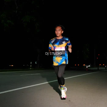Runner Photo 1884575