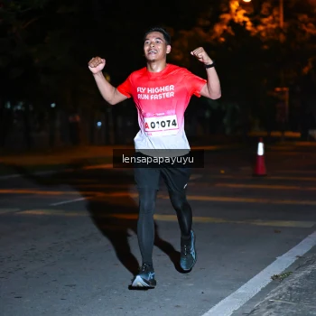 Runner Photo 1884579