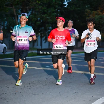 Runner Photo 1884735