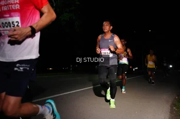 Runner Photo 1885039