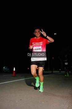 Runner Photo 1885092