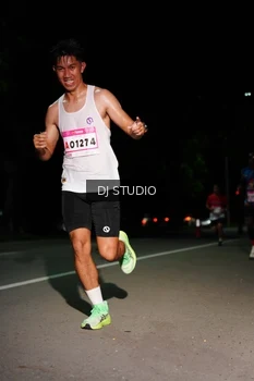 Runner Photo 1885103