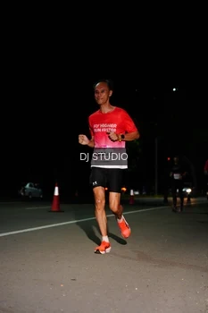 Runner Photo 1885105