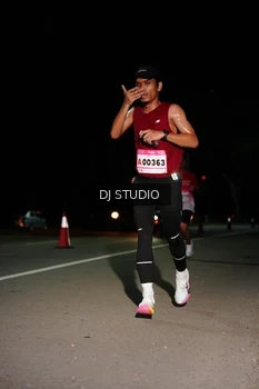 Runner Photo 1885119