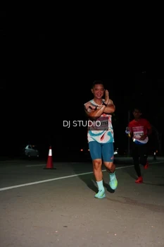 Runner Photo 1885176