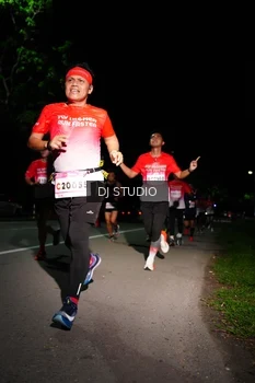 Runner Photo 1885215