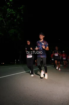 Runner Photo 1885245