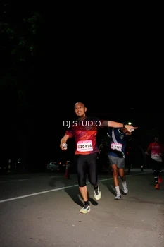 Runner Photo 1885256