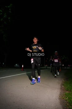 Runner Photo 1885265