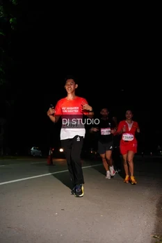 Runner Photo 1885275