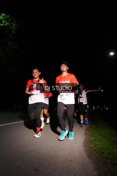 Runner Photo 1885418