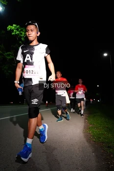 Runner Photo 1885421