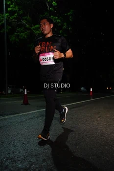Runner Photo 1885532