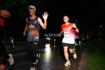 Runner Photo 1885730