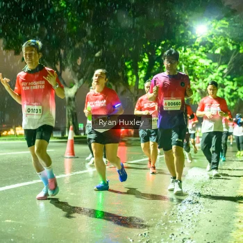 Runner Photo 1906003