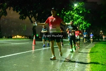 Runner Photo 1906022