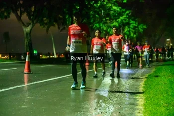 Runner Photo 1906045