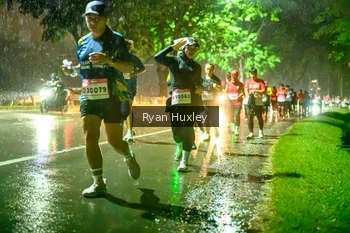 Runner Photo 1906137