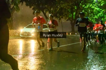 Runner Photo 1906190
