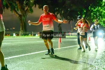 Runner Photo 1906848