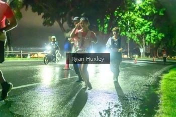 Runner Photo 1906849