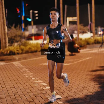 Runner Photo 1908005