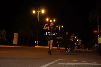 Runner Photo 1909690