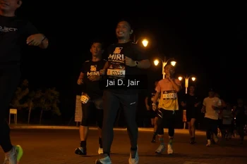 Runner Photo 1909873