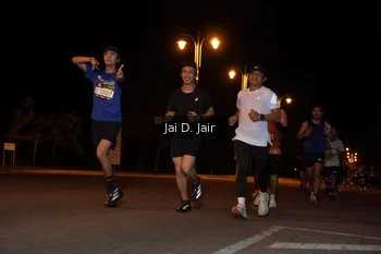 Runner Photo 1909930