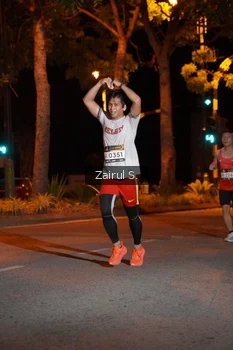 Runner Photo 1909937