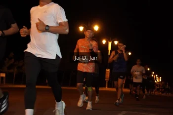 Runner Photo 1909985