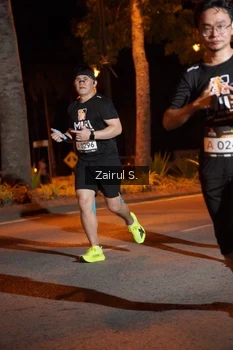 Runner Photo 1912355