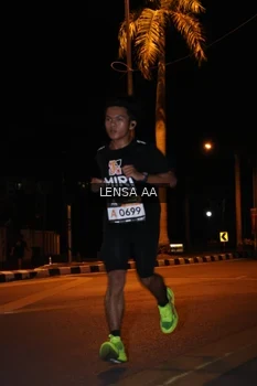 Runner Photo 1914306