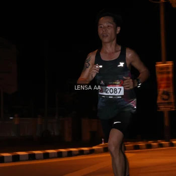 Runner Photo 1914356
