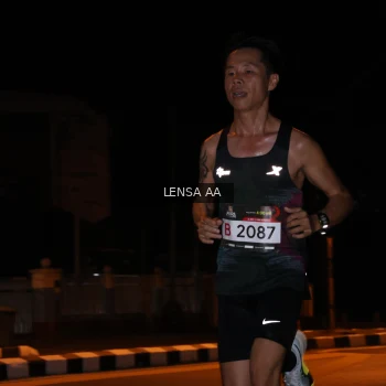 Runner Photo 1914357