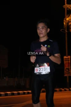 Runner Photo 1914367