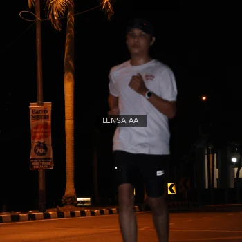 Runner Photo 1914405