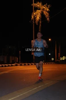 Runner Photo 1914439