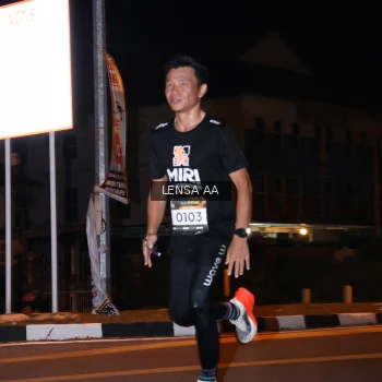 Runner Photo 1914512
