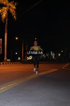 Runner Photo 1914541