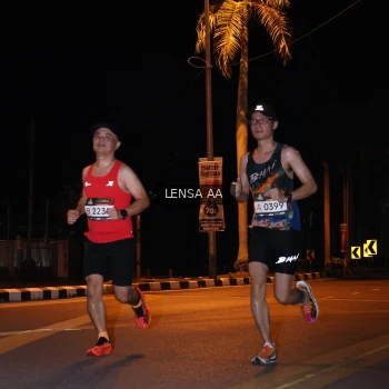 Runner Photo 1914546